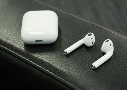 أبل تسعى لإطلاق نسخة جديدة من سماعة AirPods