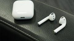 أبل تسعى لإطلاق نسخة جديدة من سماعة AirPods