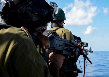 نيران الاحتلال تستهدف غزة براً وبحراً