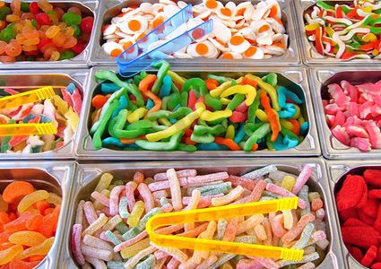 تحذير.. الحلوى الحامضة تسبب العديد من المشاكل الصحية الخطيرة