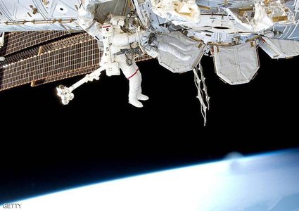 البدء باستبدال بطاريات محطة الفضاء الدولية