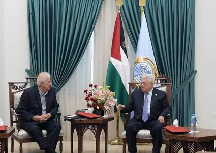 الرئيس عباس يكلّف لجنة الانتخابات ببدء التحضير لإجرائها