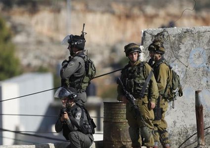 الاحتلال يصادر صهريج مياه شرق القدس