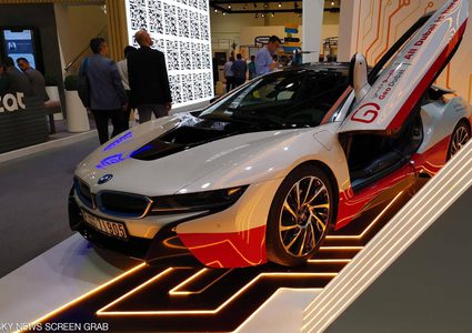 دبي تكشف عن السيارة "الجيومكانية"