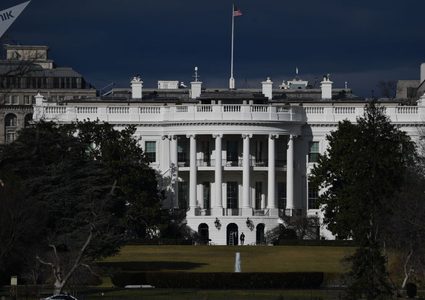 ترامب: البيت الأبيض مكب قمامة حقيقي