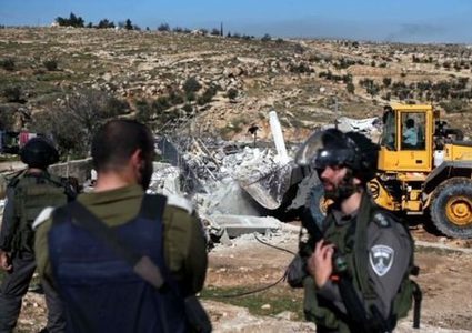 قوات الاحتلال تصادر جرافة جنوب طوباس