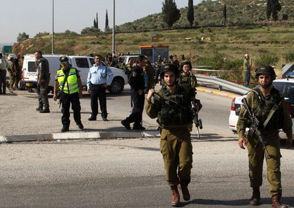 اصابة شاب برصاص الاحتلال واحتجازه على حاجز برطعة