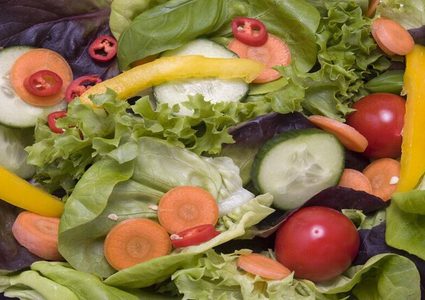 خطورة تناول الخضروات النيئة على الصحة