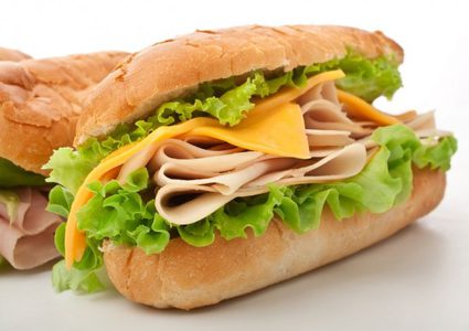 ساندويش التيركي مع البيستو لرجيم مثالي