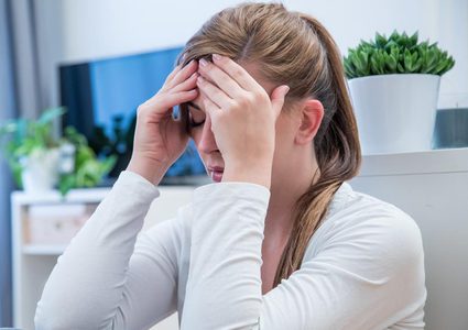 كيف تتعامل مع الصداع النصفي في العمل؟