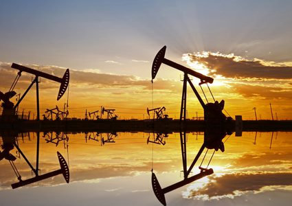 النفط يهبط لليوم الثالث وسط توترات تجارية بين بكين وواشنطن