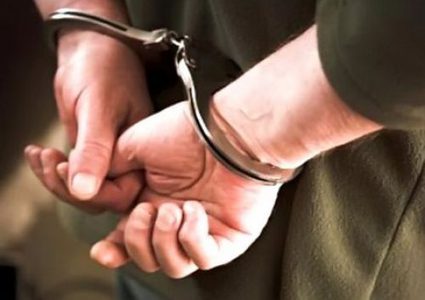 البنغال.. القبض على رجل حلق رأس زوجته بسبب شعرة في وجبة الفطور