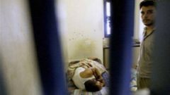 الاحتلال يواصل احتجاز الأسير المريض بدوان أبو ميالة بظروف صعبة