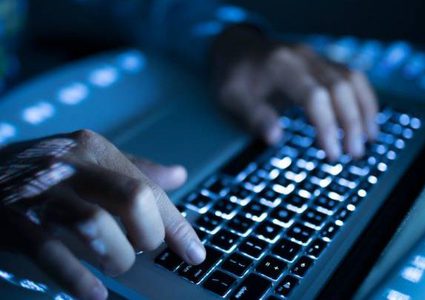 دراسة: المجتمع الأميركي مجتمع "ضعيف" في عالم التكنولوجيا