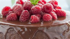 كيك الشوكولاتة السهل بدون طحين