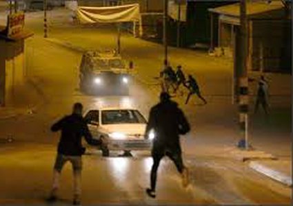 مستوطنون يهاجمون مركبات المواطنين بين نابلس وقلقيلية