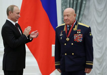 روسيا.. وفاة رائد الفضاء الأسطوري ليونوف عن عمر يناهز 85 عاما