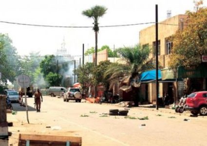 قتلى في هجوم استهدف مسجداً في بوركينا فاسو