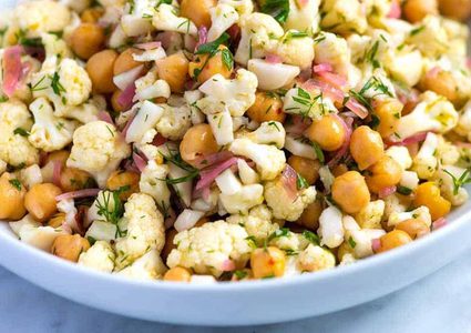 سلطة القرنبيط مع الحمص