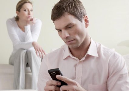 دراسة: طبيعة المهنة قد تؤدي لرفع نسبة الخيانة لدى الرجال