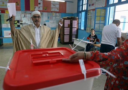 7 ملايين تونسي ينتخبون اليوم رئيسهم الجديد