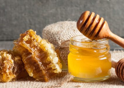 تحذير.. العسل يسبب التسمم للأطفال الرضع