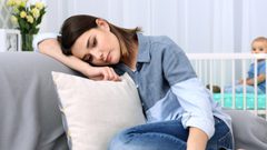 تعرفي على الاضطرابات النفسية التي قد تصيبك بعد الولادة