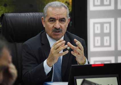 اشتية: سنعلن عن دفعات مستحقات الموظفين منتصف الشهر الجاري