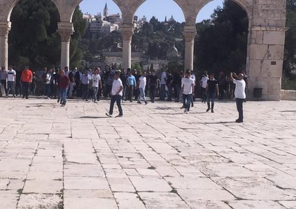 وصل وفد من إداريي المنتخب السعودي الأول لكرة القدس، المسجد الأقصى المبارك في القدس المحتلة صباح اليوم الاثنين.