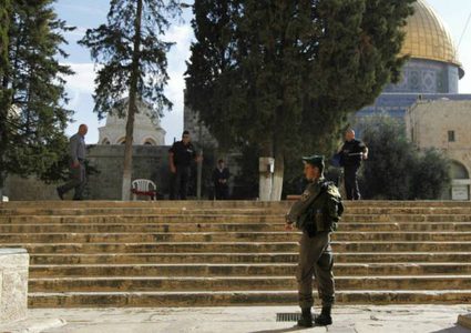 الاحتلال يبعد 7 مواطنين عن الأقصى لمدة 17 يوماً