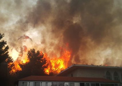 حرائق تجتاح بلدات في لبنان
