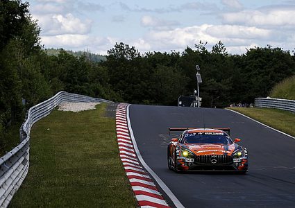 سيارتا مرسيدس تحتلان الصف الثاني في السباق