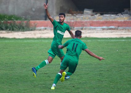 نادي الصداقة ونادي غزة الرياضي خلال مباراة الدوري الممتاز