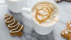 لاتيه جوز الهند والقرفة