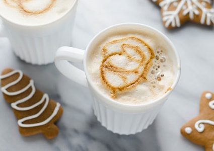 لاتيه جوز الهند والقرفة