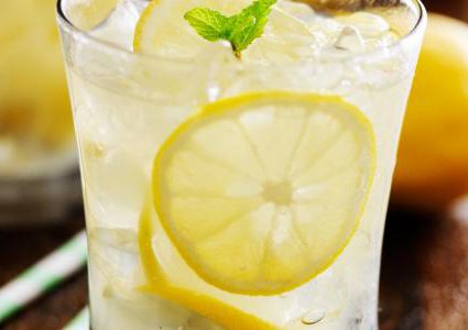 لماذا يساعد ماء الليمون على خسارة الوزن ؟