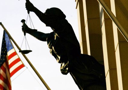 اتهام طفل 9 سنوات بقتل 5 أشخاص