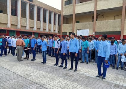 "التربية" تعيد معلمًا لعمله بعد ضربه طلابًا وإيقافه أمس