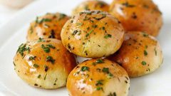 كرات خبز الثوم