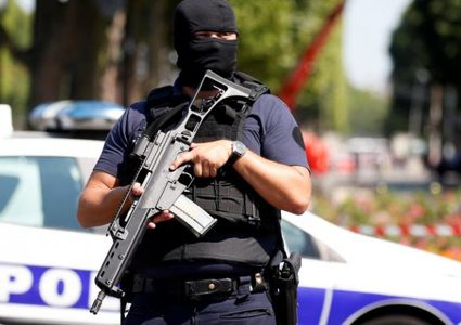 مقاضاة متطرفين في فرنسا جمعوا أموالاً لـ"داعشيات" بسوريا