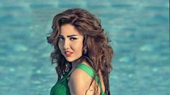 مي كساب تثير جدلا واسعا عقب عرض حلقتها في برنامج "معكم"