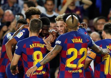 فوز برشلونة على إيبار تمنحه الصدارة مؤقتا