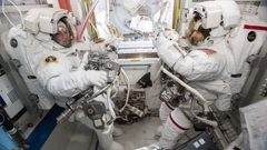 ناسا تعلن نجاح أول مهمة سير نسائي بالكامل في الفضاء