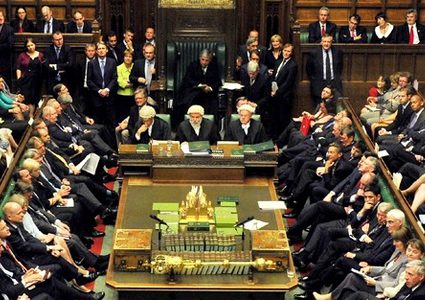 "العموم": يقرّ تعديلاً يلزم رئيس الوزراء طلب إرجاء موعد "بريكست"