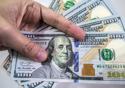 خبراء يعللون ارتفاع الدولار مقابل الشيكل