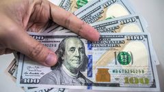 خبراء يعللون ارتفاع الدولار مقابل الشيكل