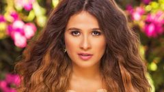 ياسمين عبد العزيز تنشر صورتها من مرحلة الطفولة