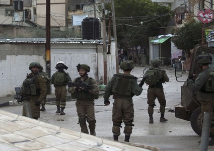 اعتقال طفل ووالدته من بلدة العيسوية