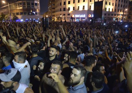 لبنان: اغلاق المدارس والجامعات مستمر بسبب الاحتجاجات