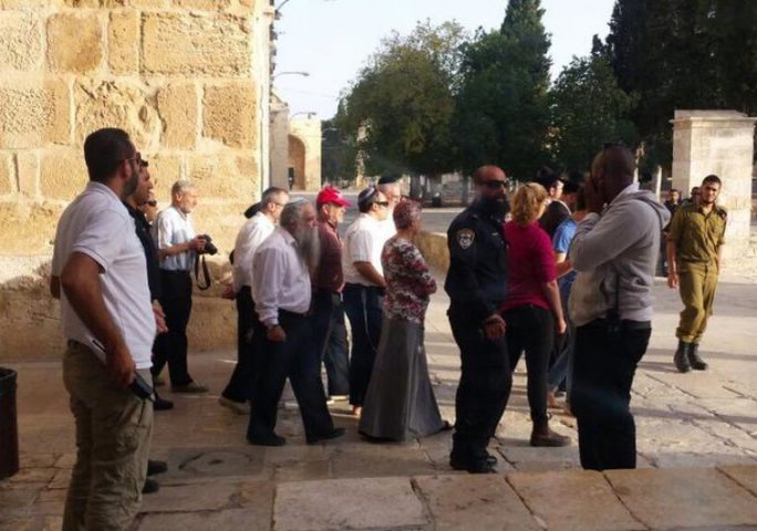 مستوطنون يقتحمون "الأقصى"